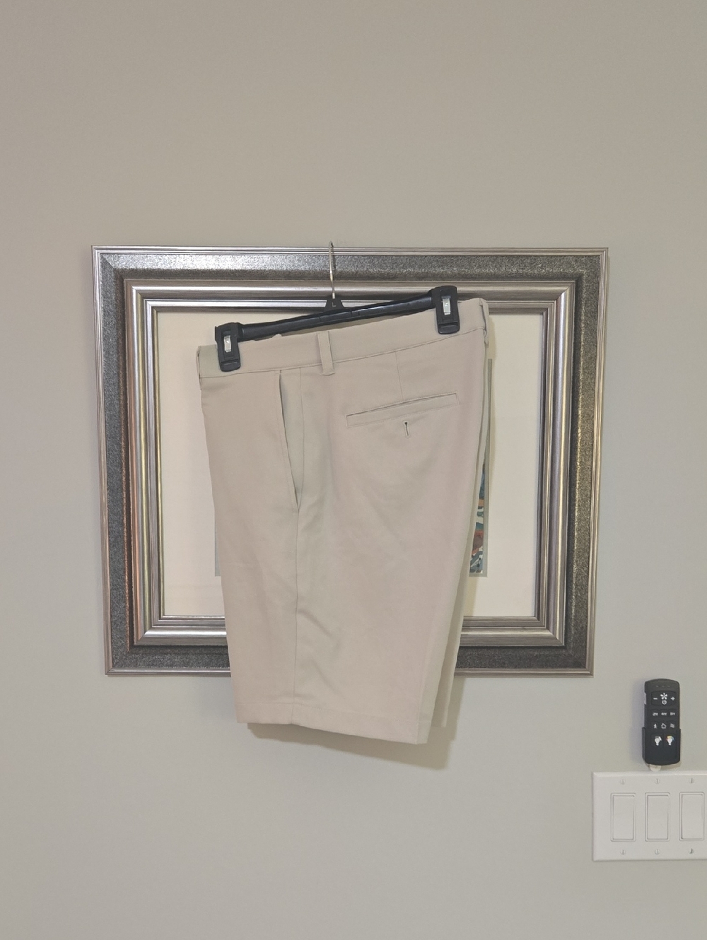 Grand Slam Men’s Flat Front Shorts in Light Tan